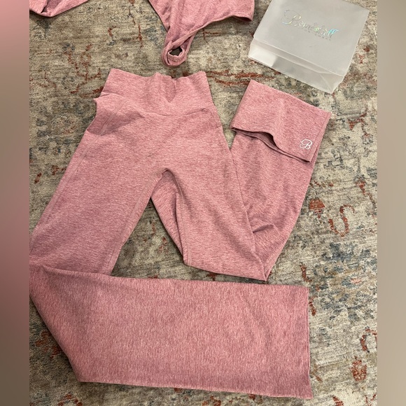 💕Bombshell Pink Soft set‼️ - Picture 5 of 7